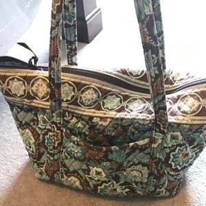 Vera Bradley large overnight bag